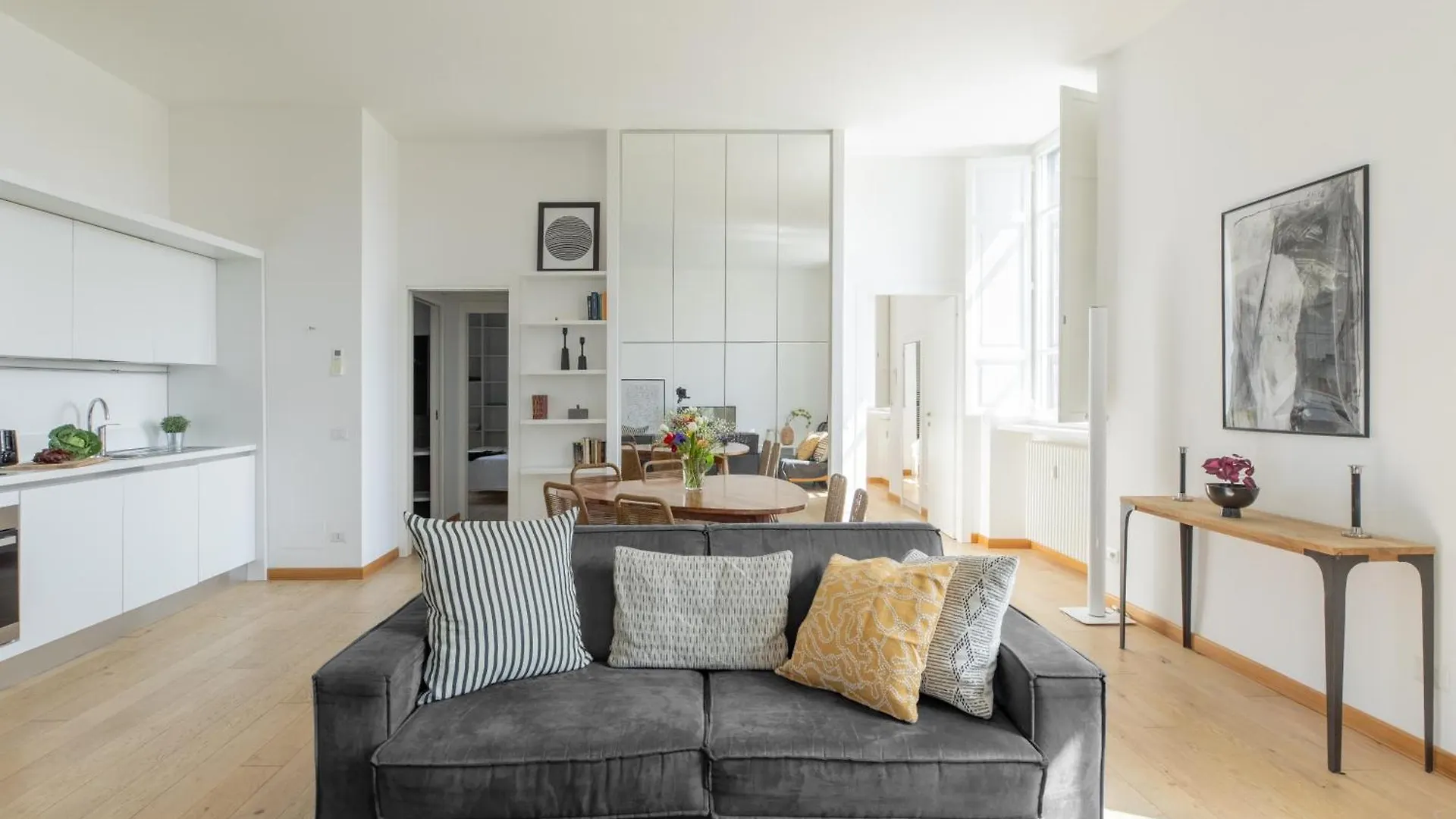 Iflat Contemporary Elegant Skyline In Rome Apartment Italy
