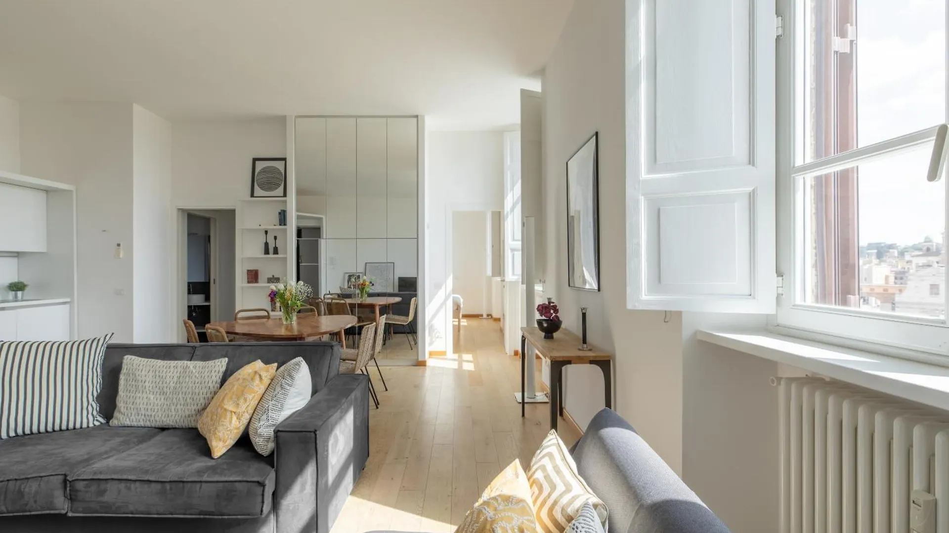 Iflat Contemporary Elegant Skyline In Rome Apartment