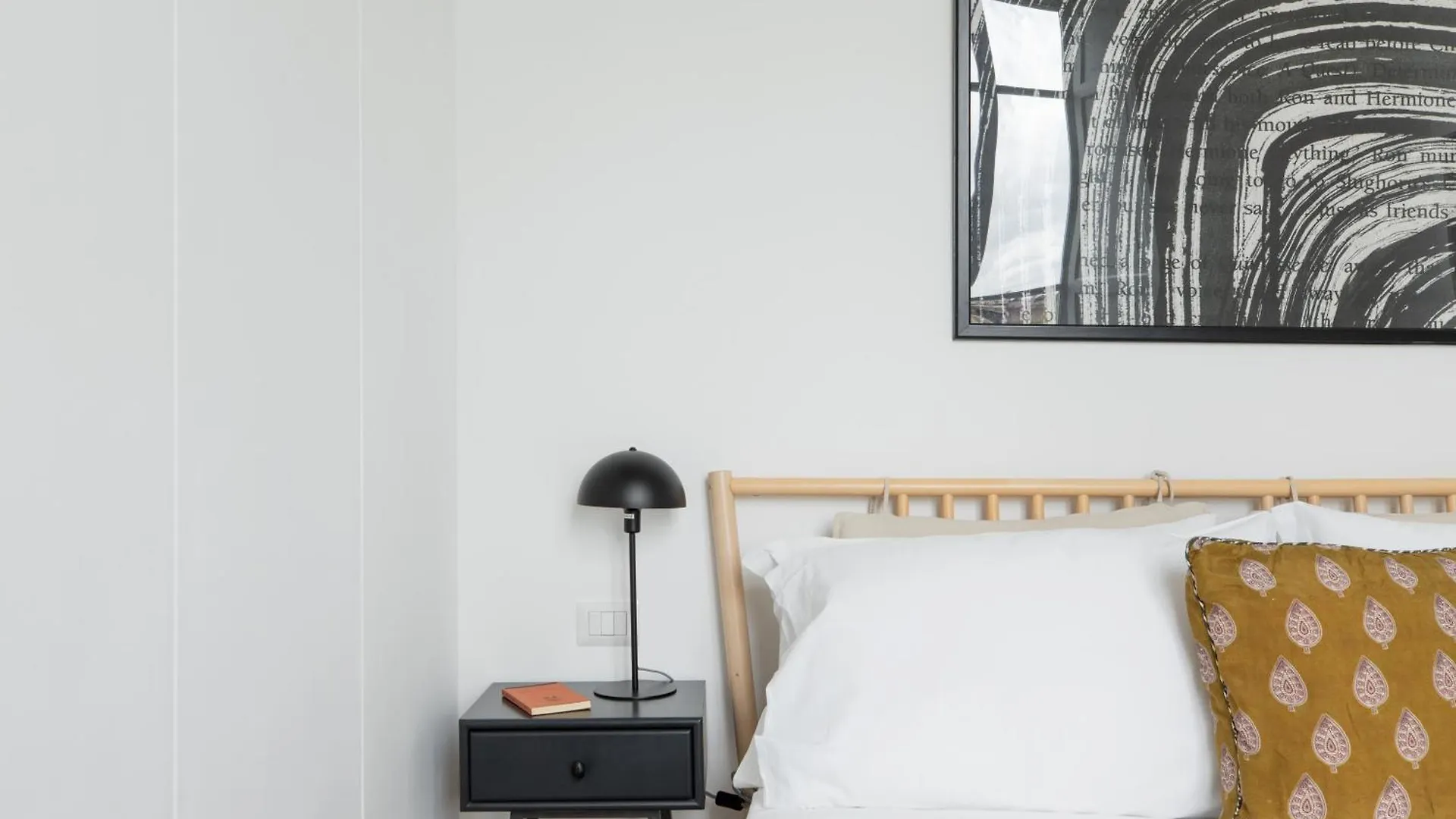 Iflat Contemporary Elegant Skyline In Rome Apartment