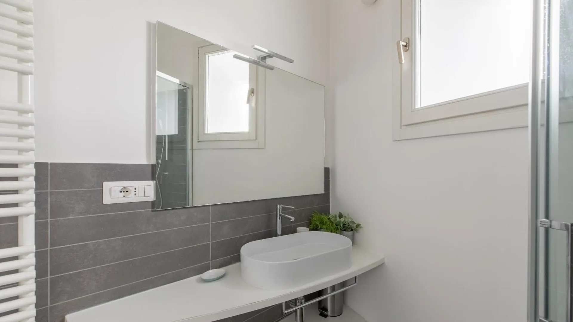 Iflat Contemporary Elegant Skyline In Rome Apartment 0*,