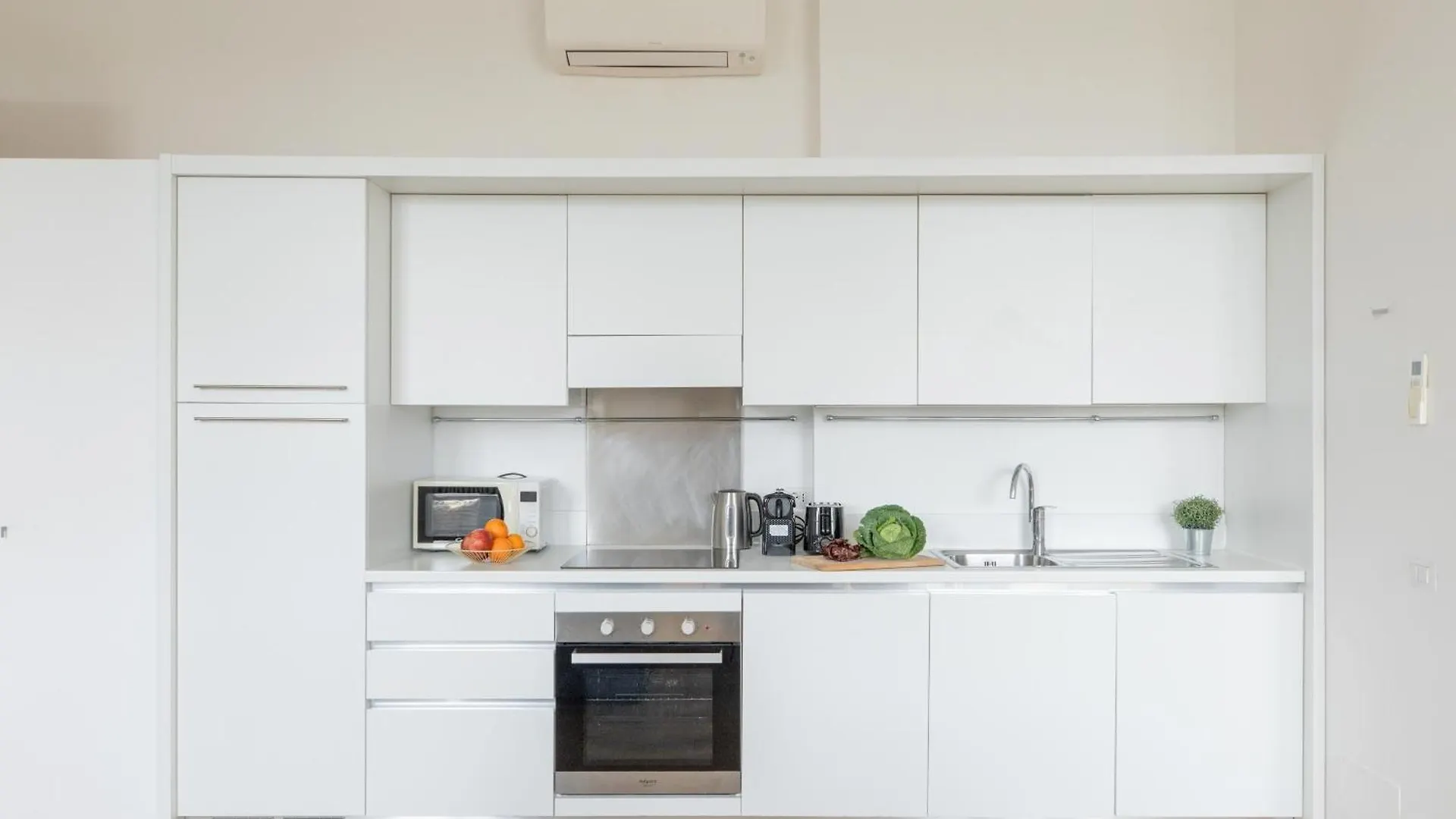 Iflat Contemporary Elegant Skyline In Rome Apartment Italy