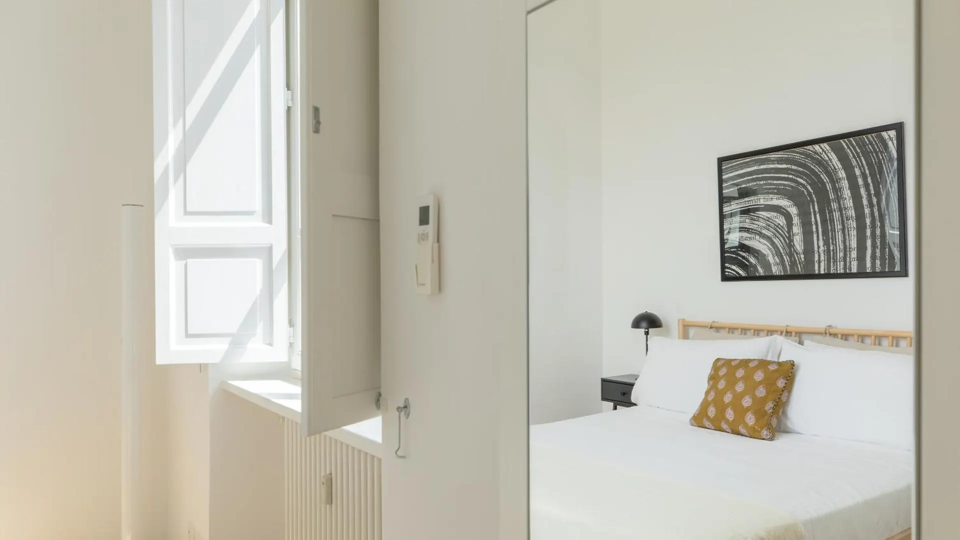 Iflat Contemporary Elegant Skyline In Rome Apartment Italy