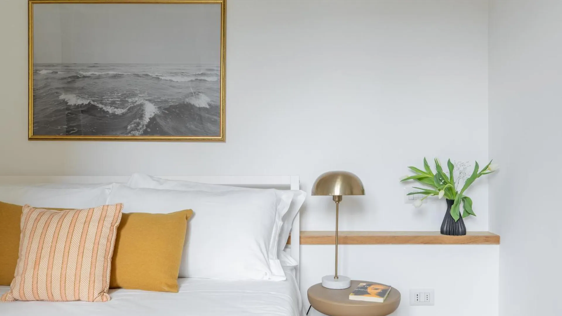 Iflat Contemporary Elegant Skyline In Rome Apartment